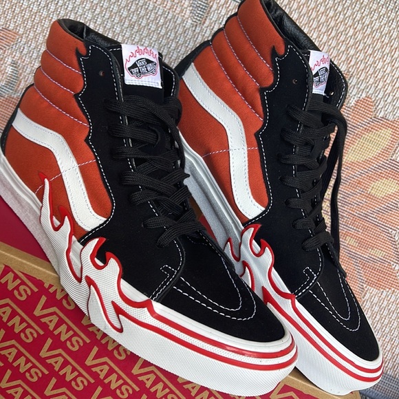 Vans Men’s
Sk8-Hi Flame VN0005UJGWP Sneakers - Picture 8 of 16